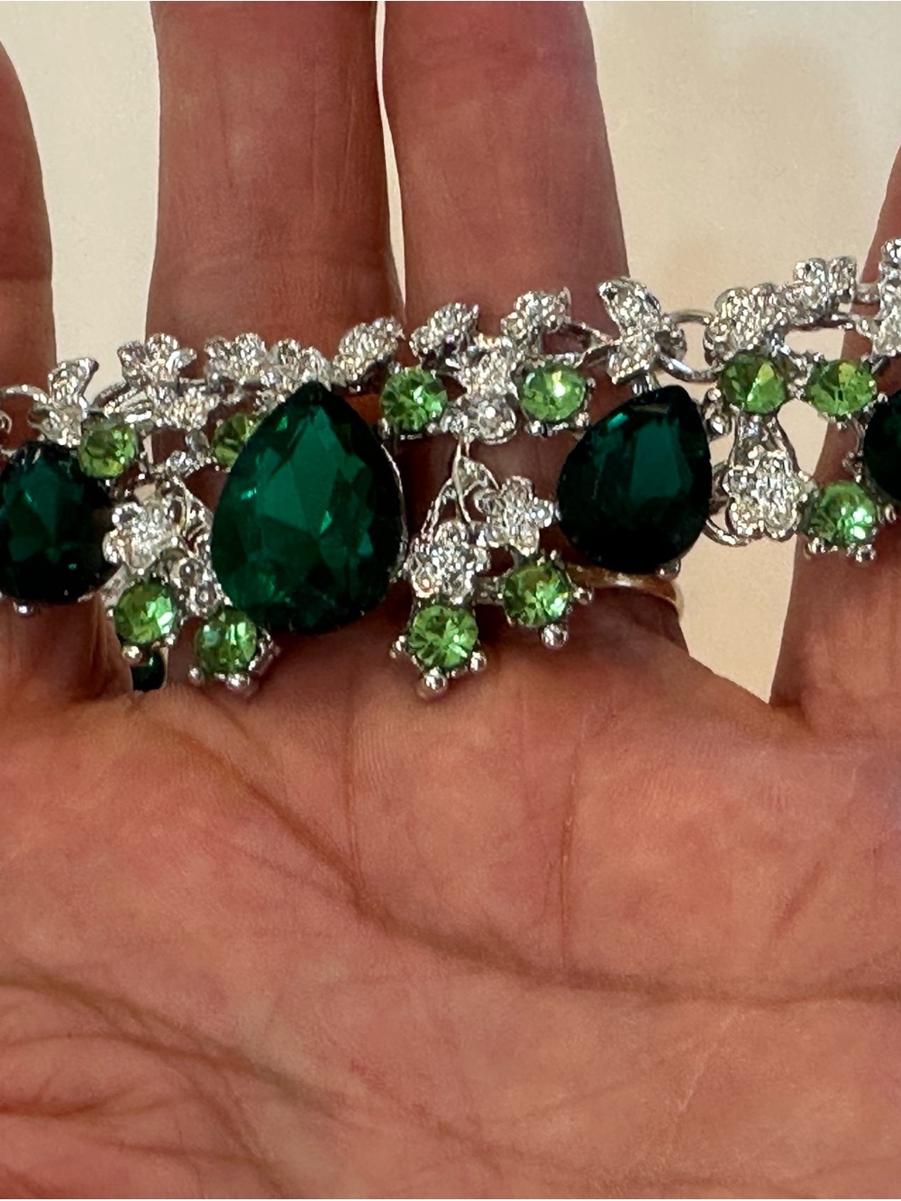Elegant 3 Piece Emerald Green & Rhinestone Statement Jewelry Set - Picture 7 of 13
